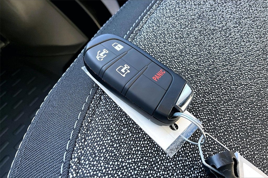 Used 2024 RAM ProMaster 2500 w/ Convenience Group image 10