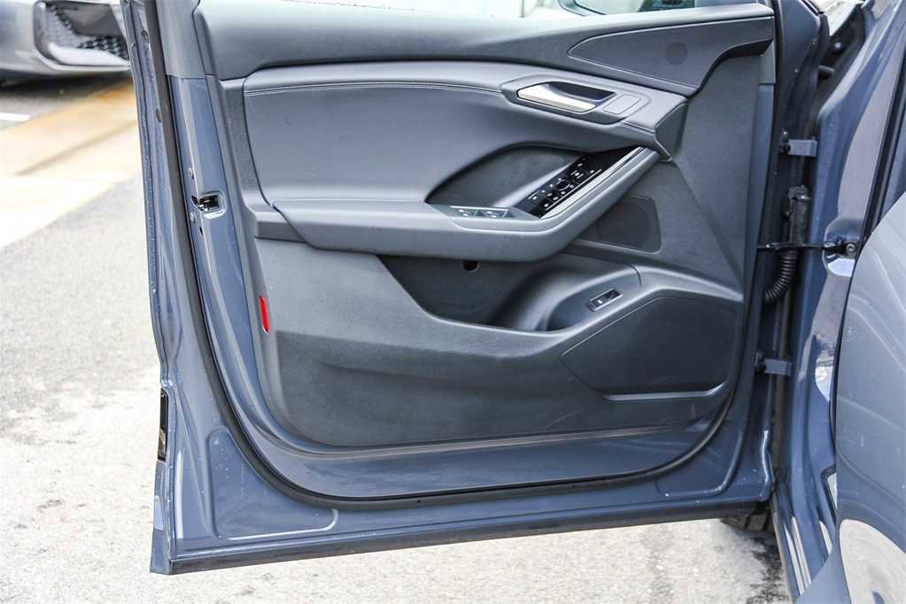 Used 2025 Audi Q6 e-tron Premium w/ Convenience Package image 21