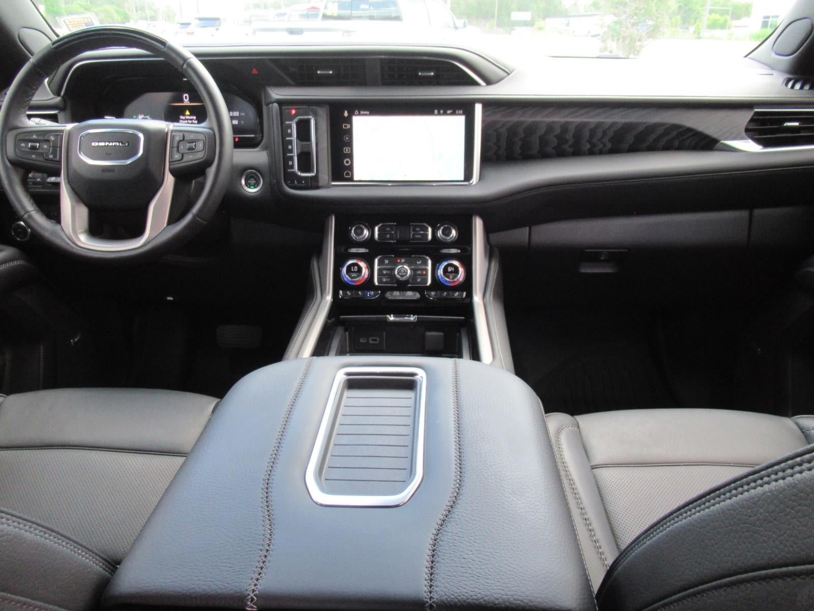 Used 2024 GMC Yukon Denali w/ Denali Reserve Package AWD/4WD image 12