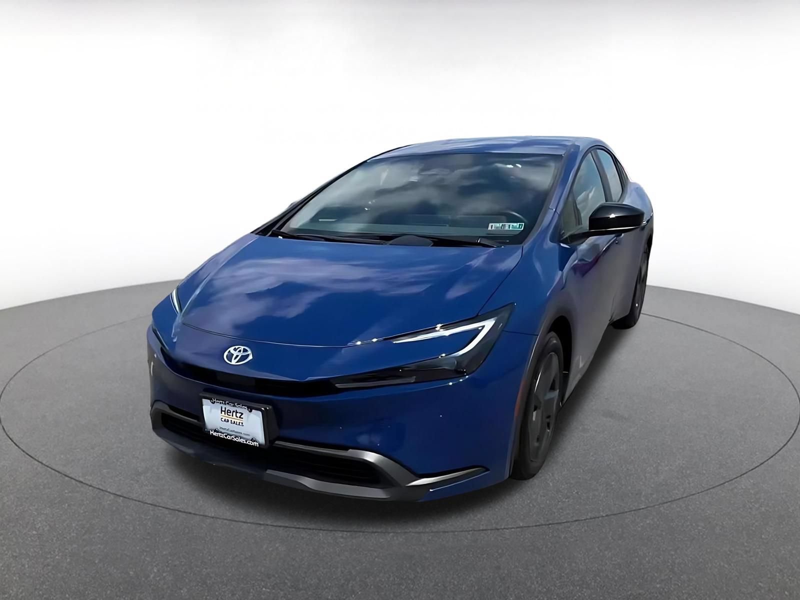 Used 2025 Toyota Prius LE FWD image 6