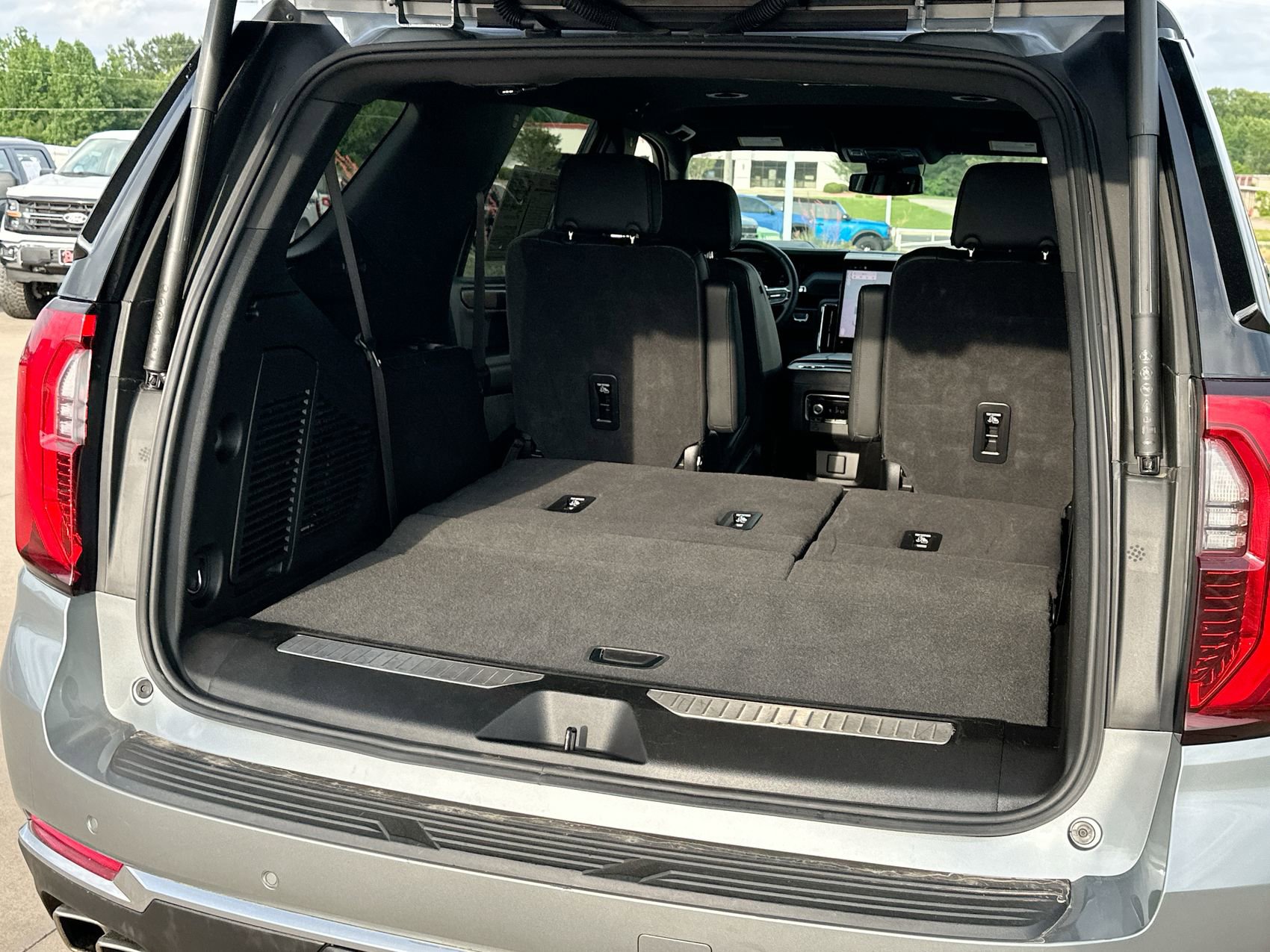 Certified 2025 GMC Yukon Denali AWD/4WD image 26