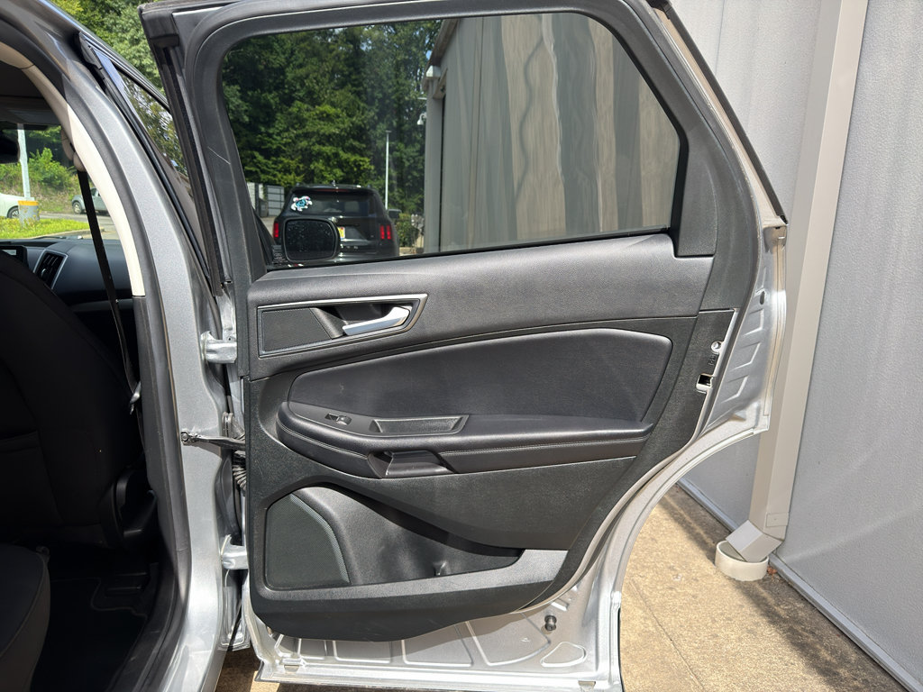 Used 2022 Ford Edge SE AWD/4WD image 16
