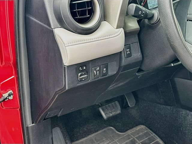 Used 2014 Toyota RAV4 XLE AWD/4WD image 10