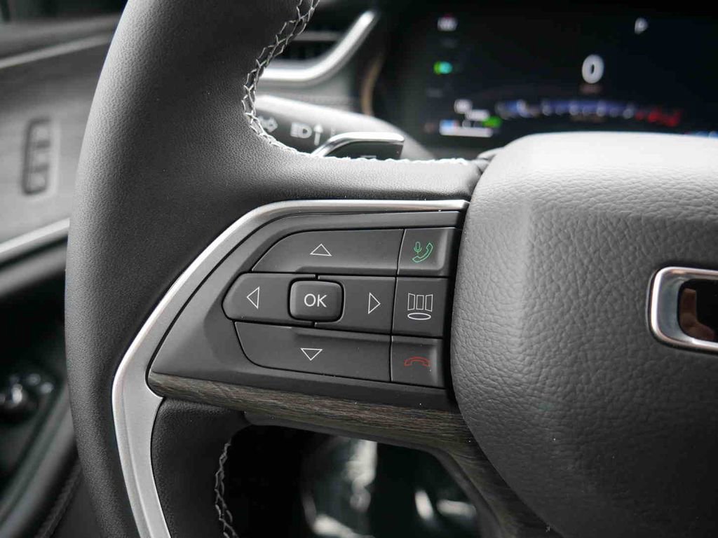 New 2025 Jeep Grand Cherokee Limited 4xe image 32