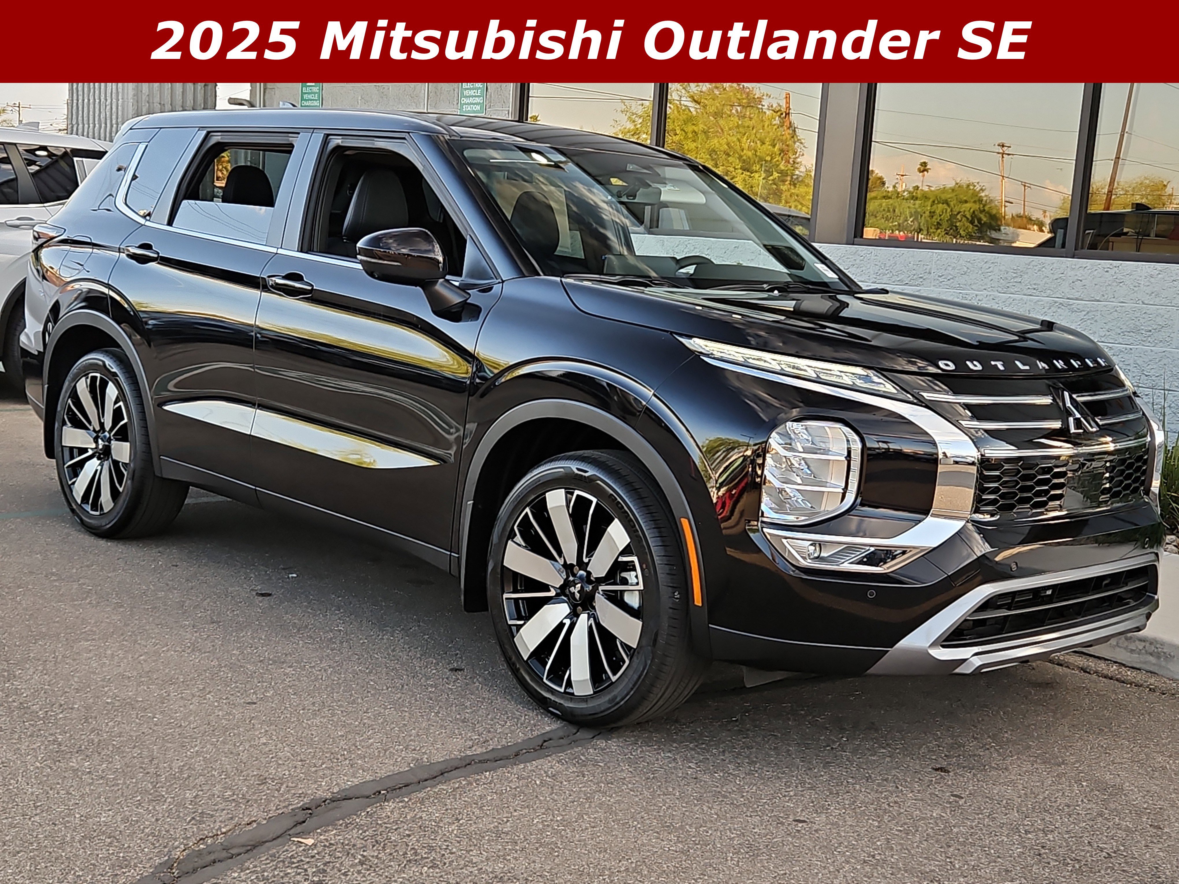 New 2025 Mitsubishi Outlander SE