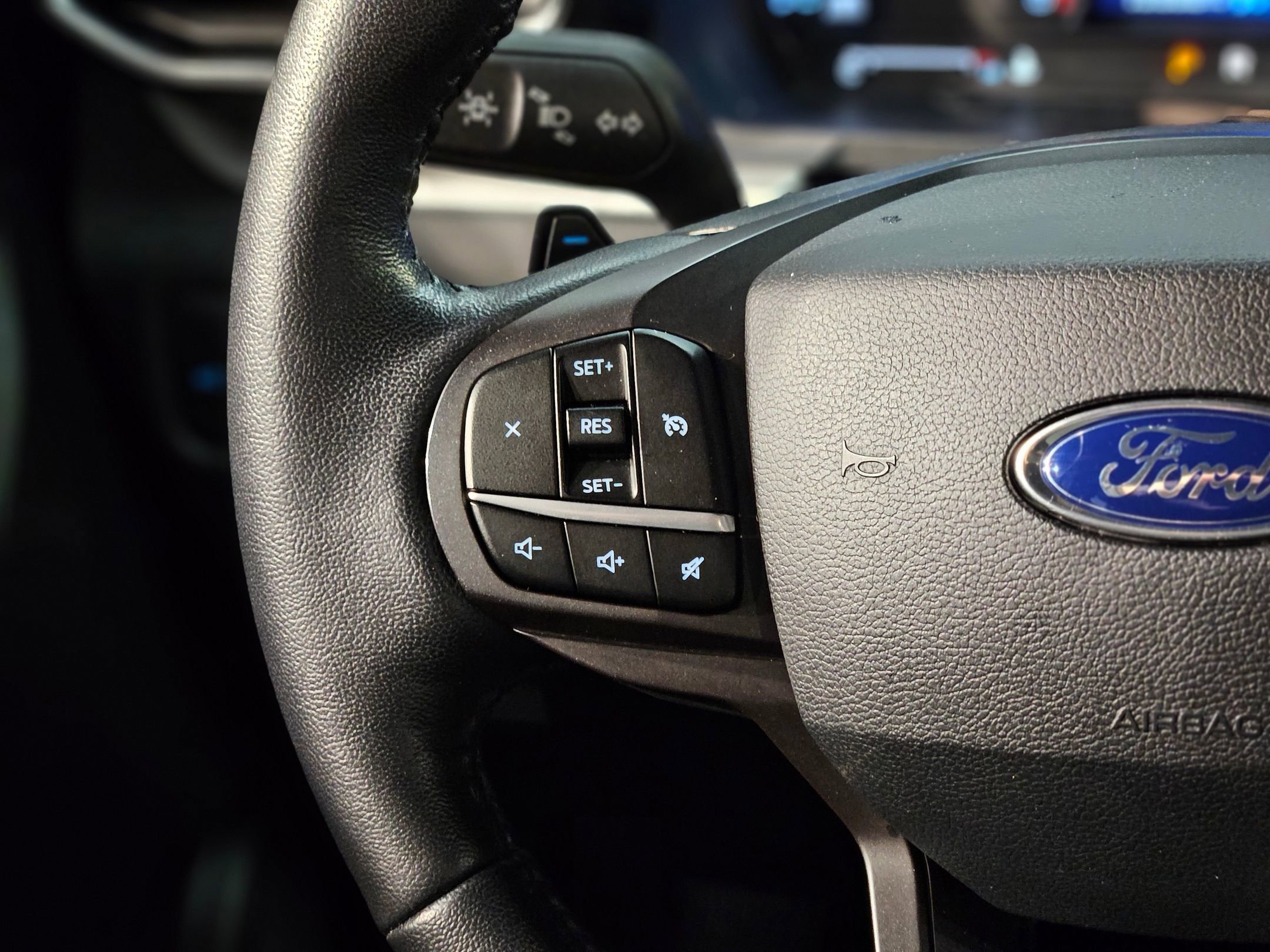 Used 2020 Ford Explorer XLT w/ Equipment Group 202A image 27