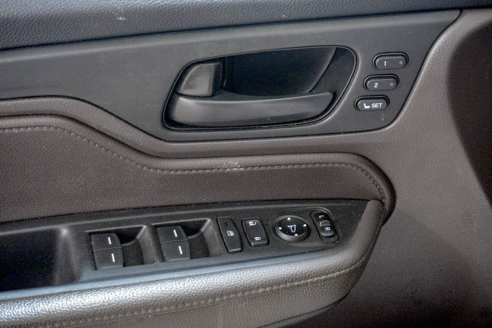 Used 2018 Honda Odyssey EX-L image 19