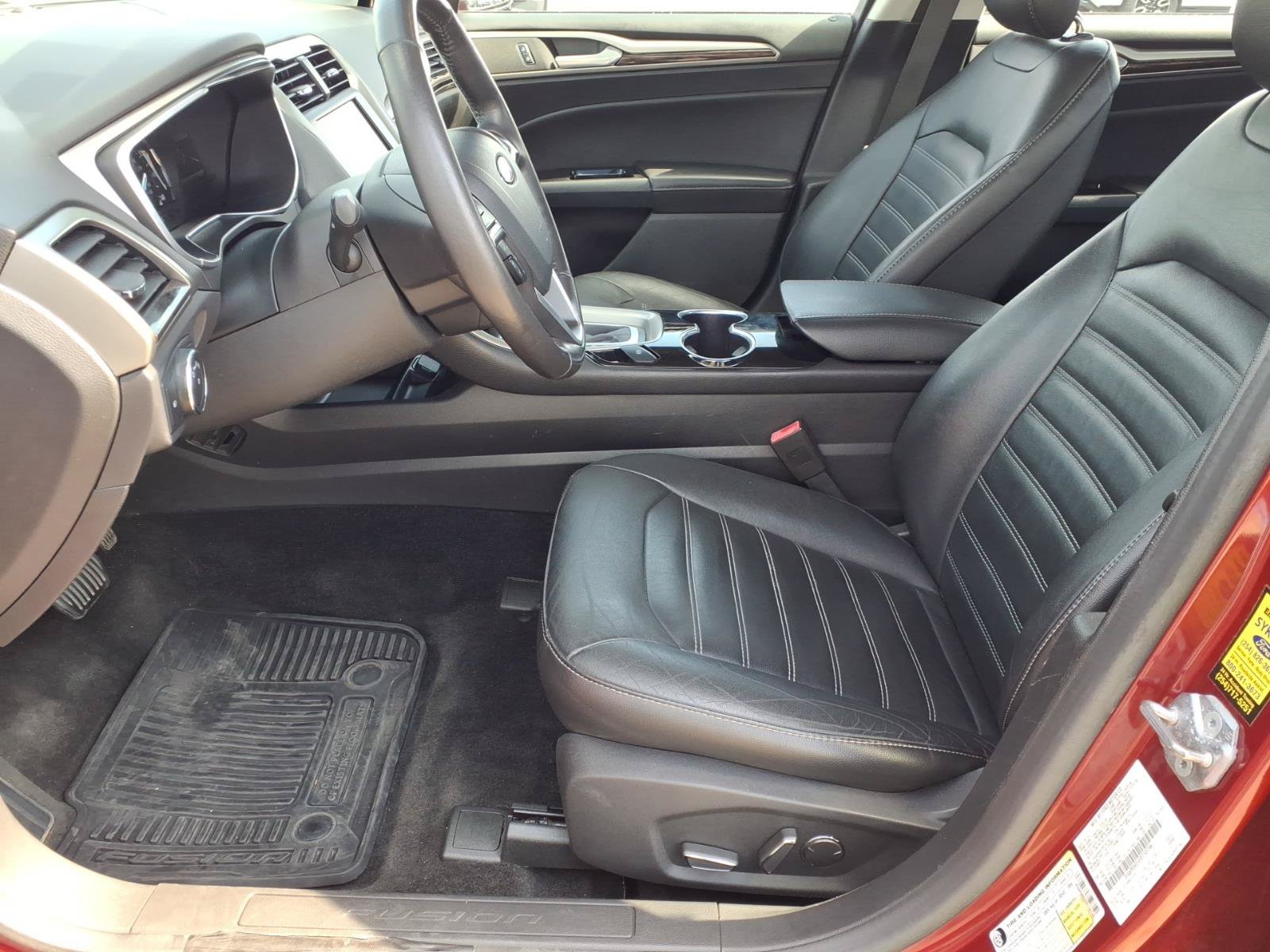 Used 2015 Ford Fusion SE w/ Equipment Group 202A FWD image 10