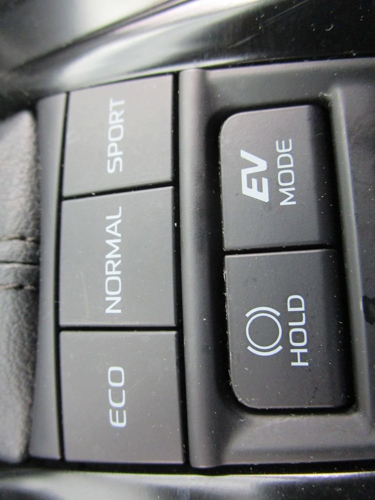 Used 2025 Toyota Camry LE image 30