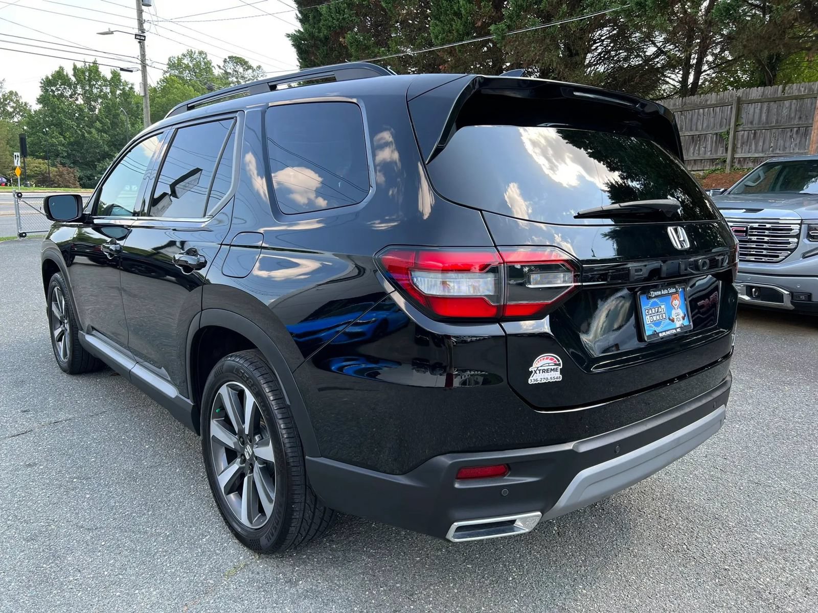 Used 2024 Honda Pilot Touring image 6