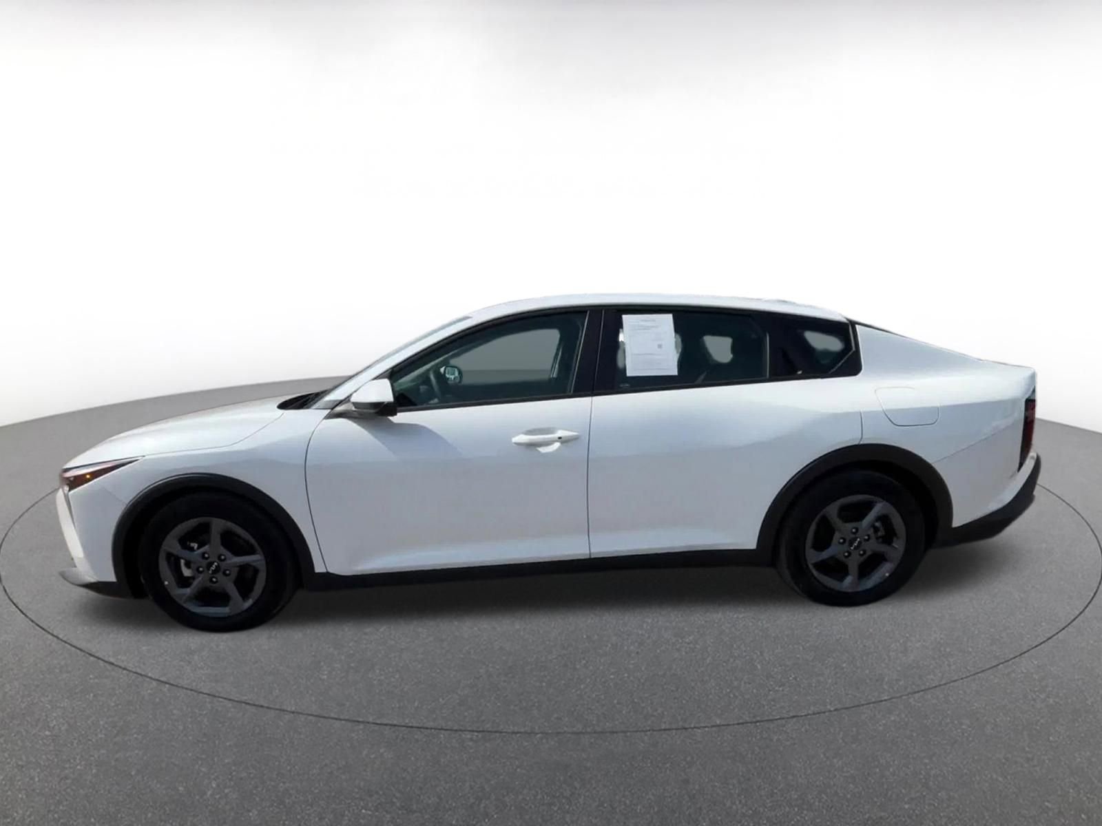 Used 2025 Kia K4 FWD image 9