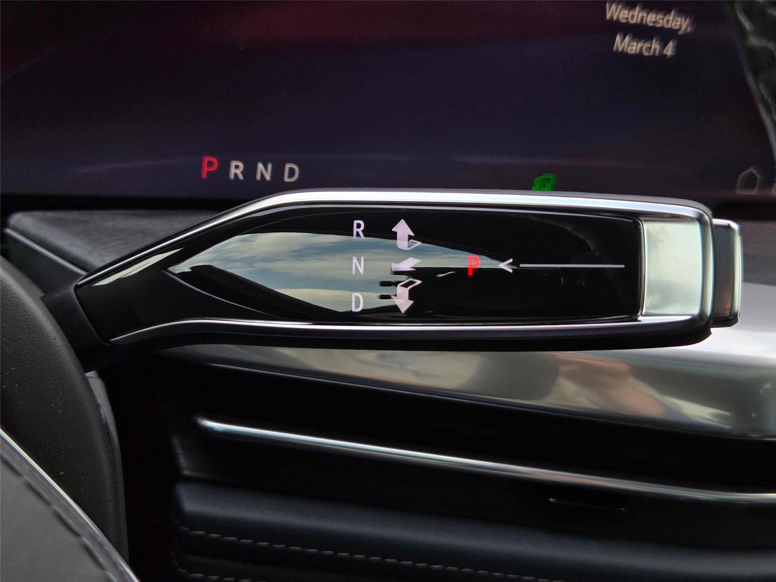 Certified 2025 Cadillac Escalade IQ Luxury 2 w/ LPO, Premium Carpet Package AWD/4WD image 23
