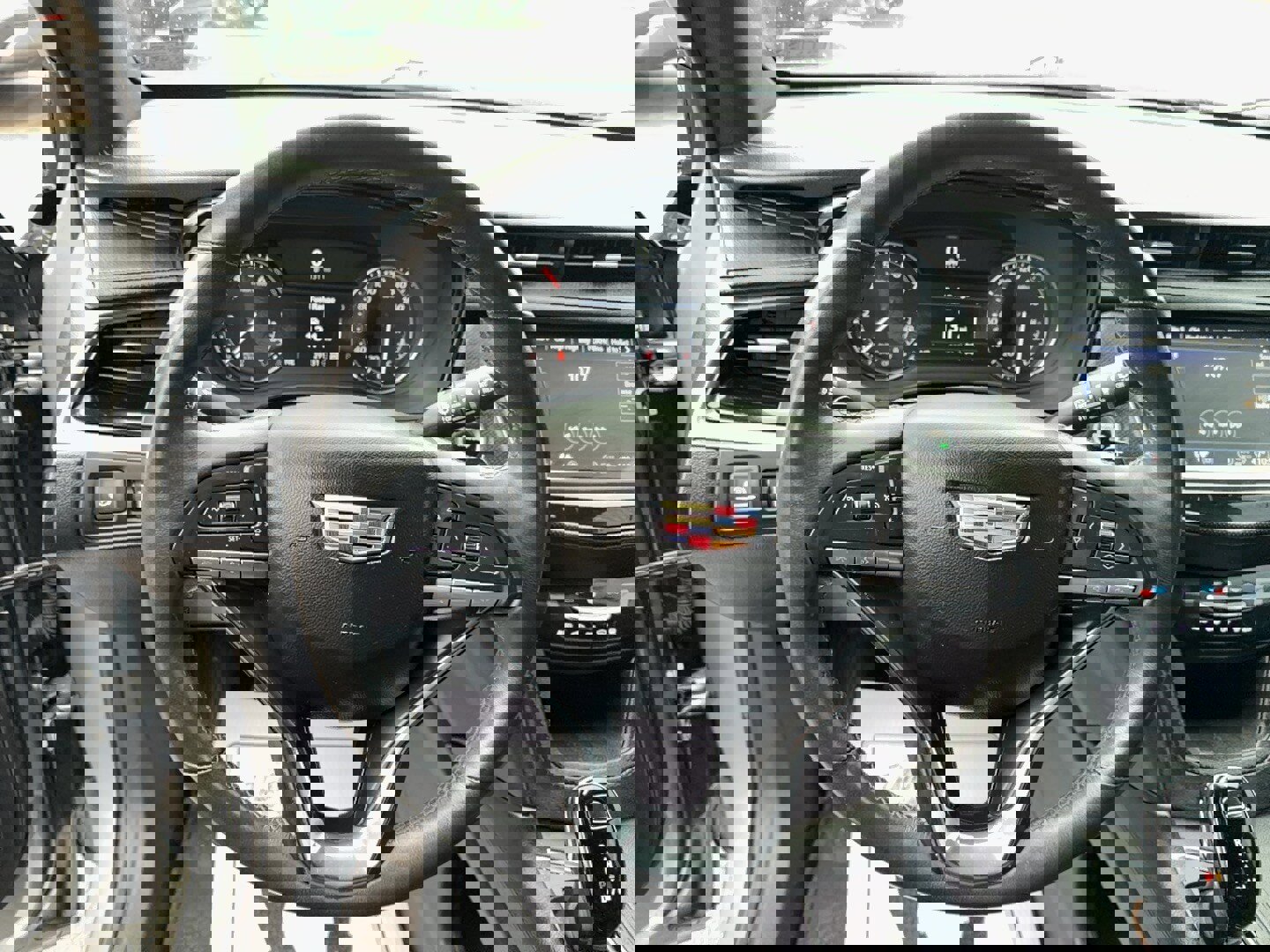 Used 2024 Cadillac XT6 Luxury w/ LPO, Floor Liner Package image 14