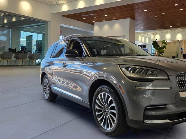 Used 2023 Lincoln Aviator Reserve AWD/4WD image 28