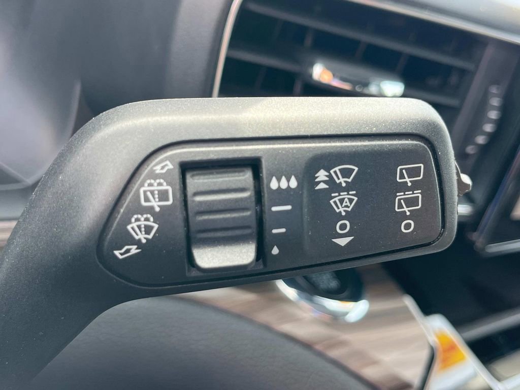 Used 2022 Ford Explorer Limited image 21