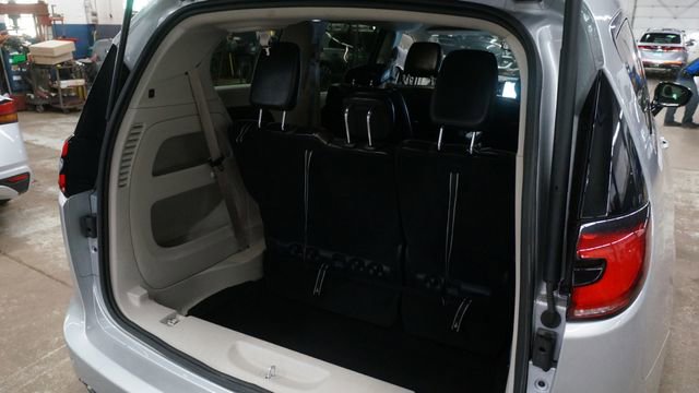 Used 2024 Chrysler Pacifica Touring-L image 42