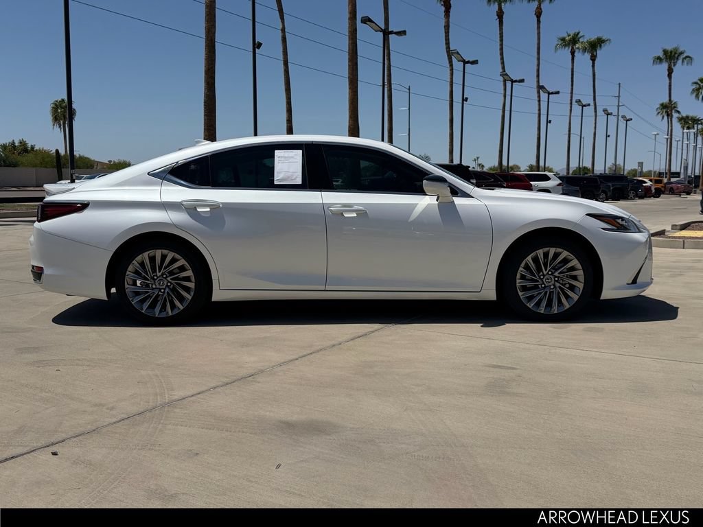 Used 2024 Lexus ES 300h Ultra Luxury w/ Accessory Package (Z1) FWD image 8