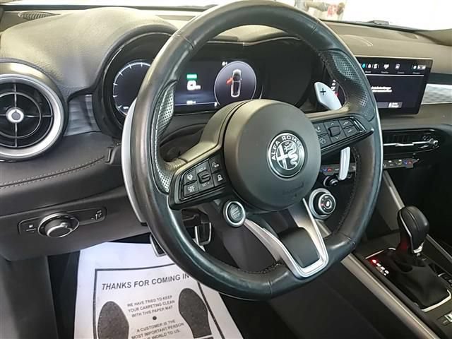 Used 2024 Alfa Romeo Tonale Veloce AWD/4WD image 9