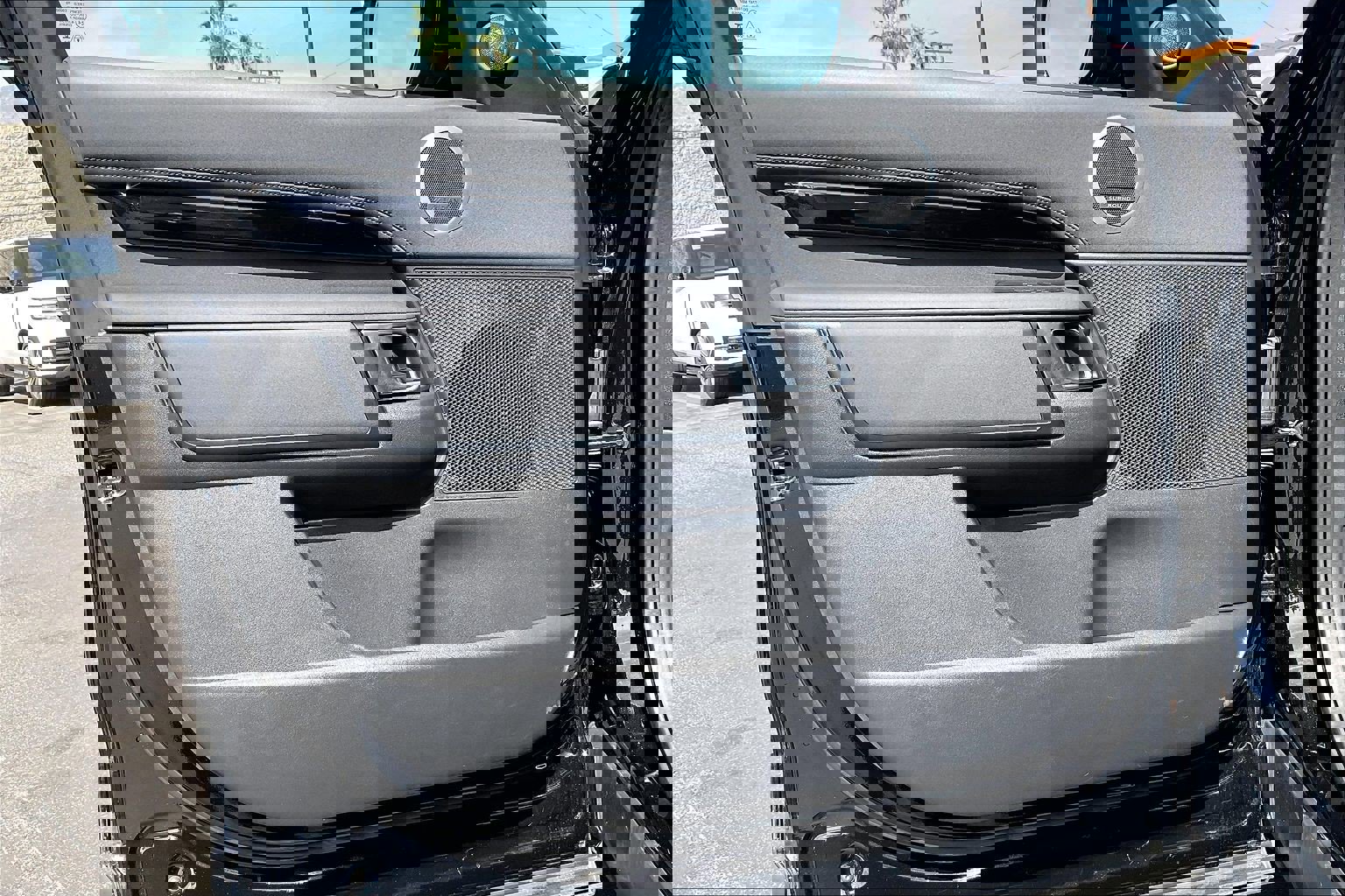 Certified 2025 Land Rover Discovery S image 20