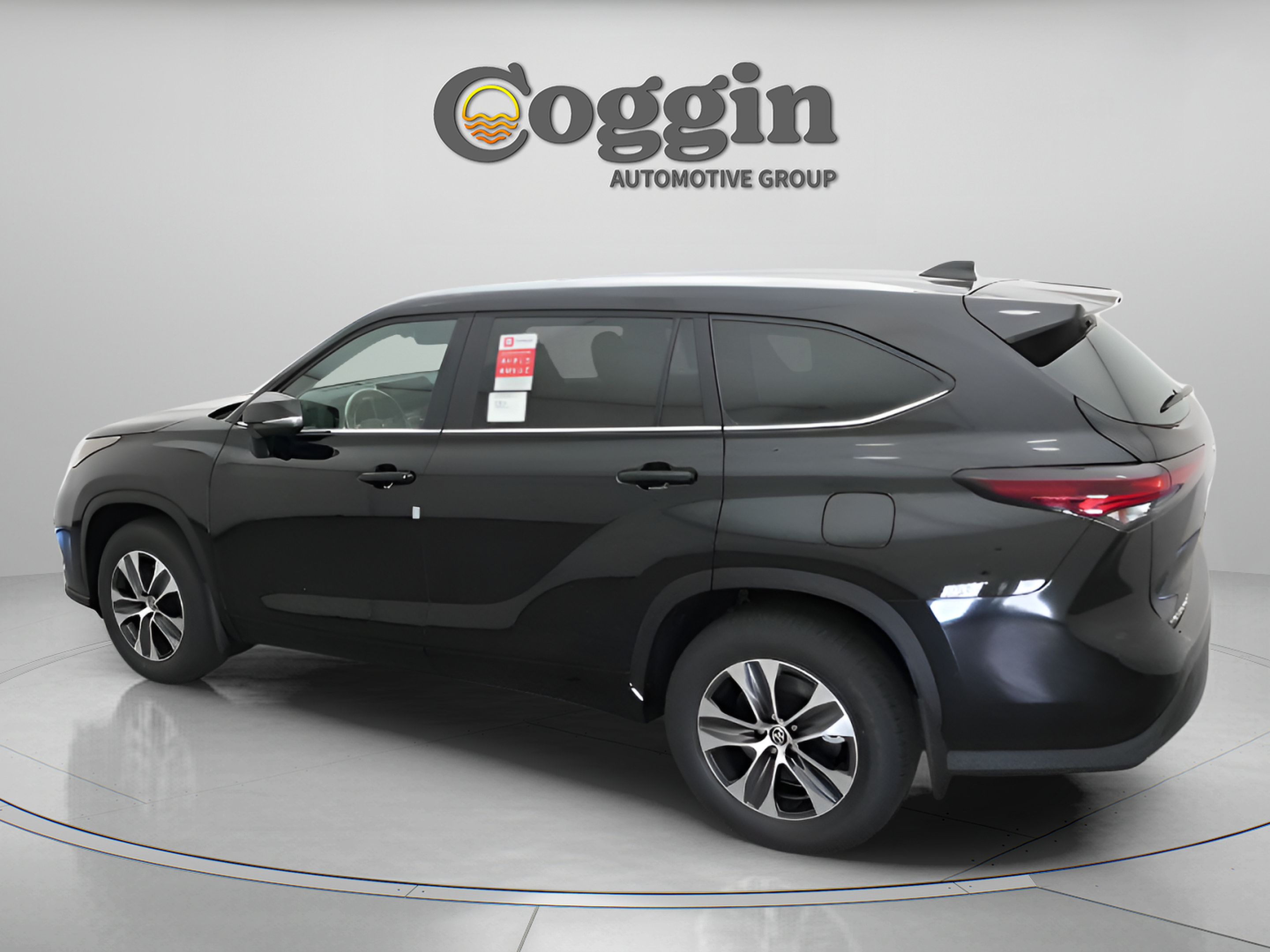 Certified 2026 Toyota Highlander XLE AWD/4WD image 4