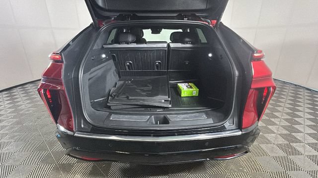 Used 2024 Cadillac Lyriq Tech AWD/4WD image 27