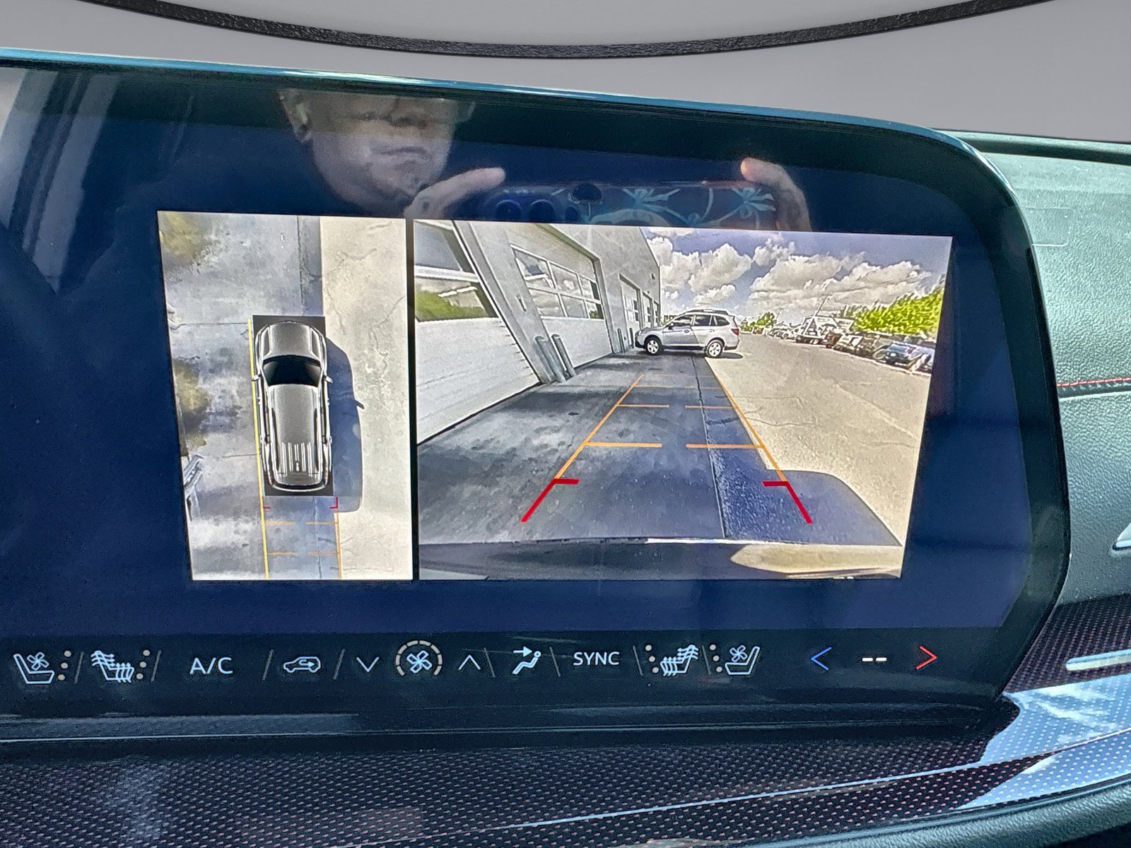 New 2026 Chevrolet Traverse RS w/ LPO, Floor Liner Package AWD/4WD image 30