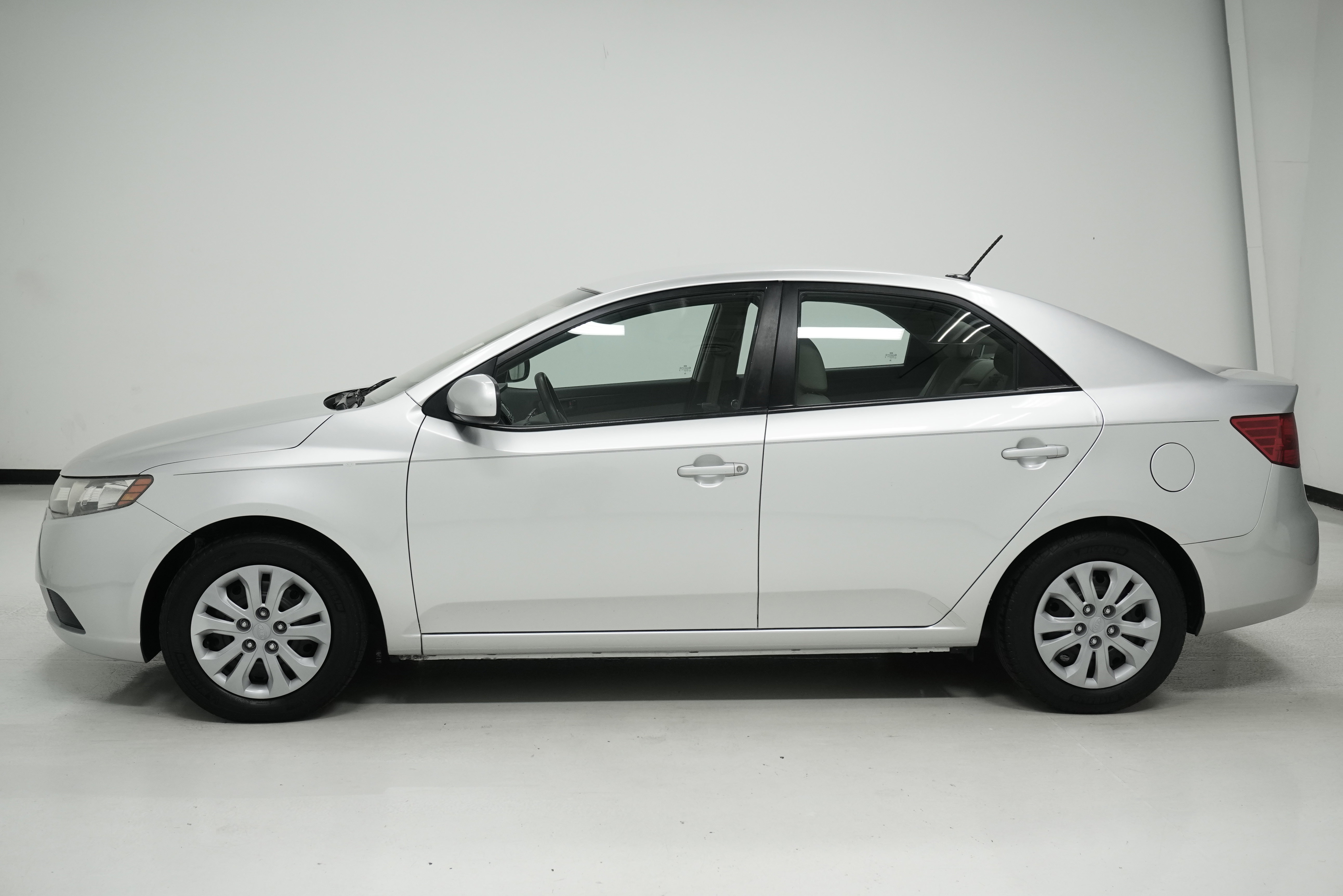 Used 2012 Kia Forte LX image 7