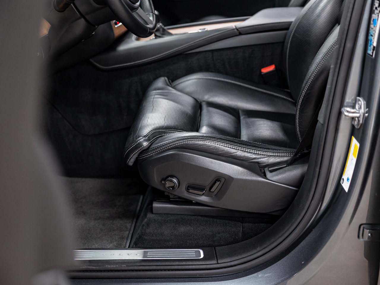 Used 2019 Volvo XC90 T6 Inscription w/ Advanced Package image 40