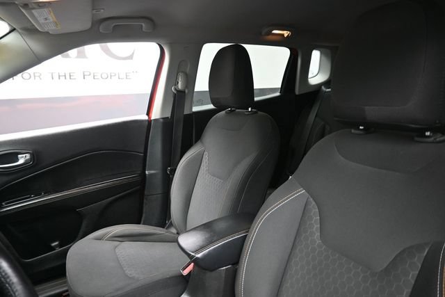 Used 2018 Jeep Compass Sport w/ Cold Weather Group AWD/4WD image 16