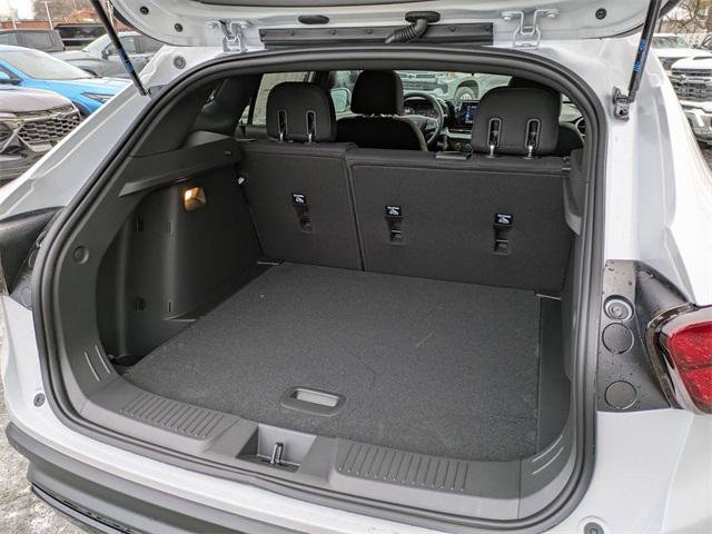 New 2026 Chevrolet Trax RS w/ Sunroof Package image 25