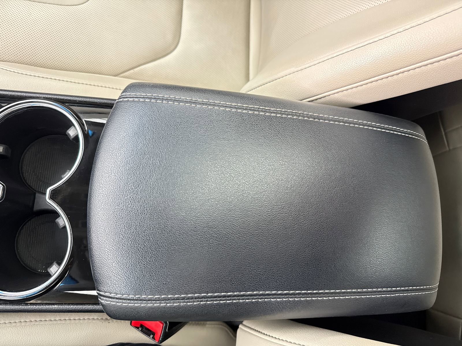 Used 2017 Ford Edge Titanium w/ Equipment Group 301A FWD image 32