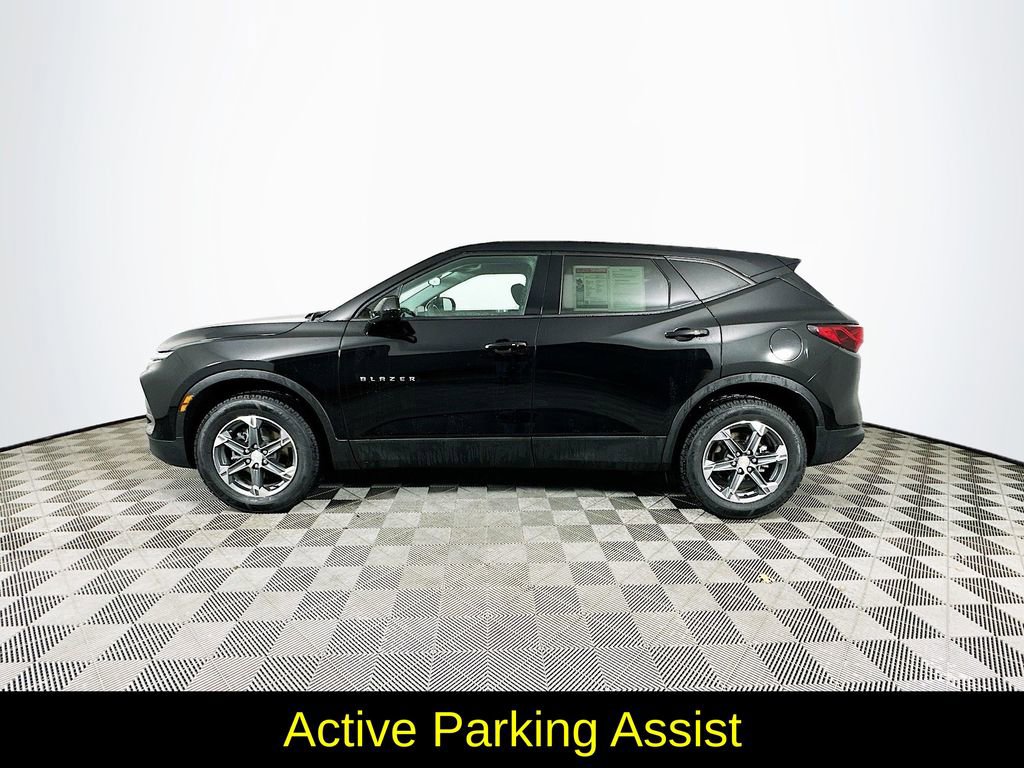 Used 2024 Chevrolet Blazer LT w/ Driver Confidence Package image 6