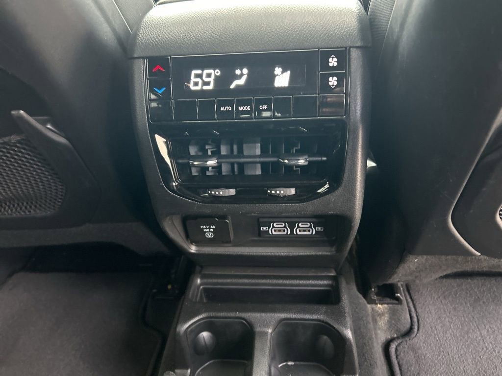 Used 2024 Jeep Grand Cherokee L Altitude AWD/4WD image 30