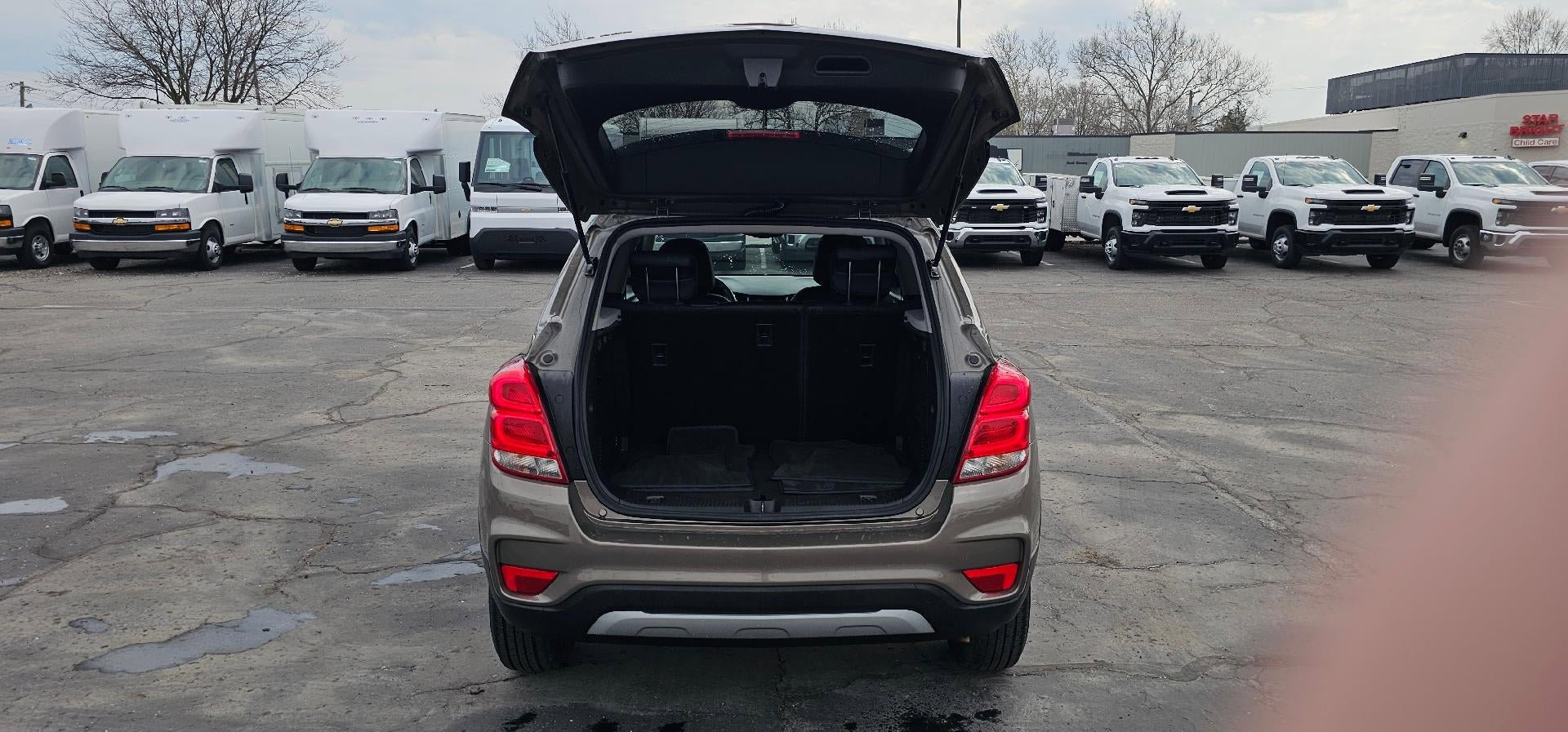 Used 2022 Chevrolet Trax LT w/ LT Convenience Package AWD/4WD image 7