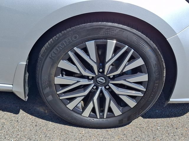 Used 2024 Nissan Altima 2.5 SV w/ SV Premium Package FWD image 8