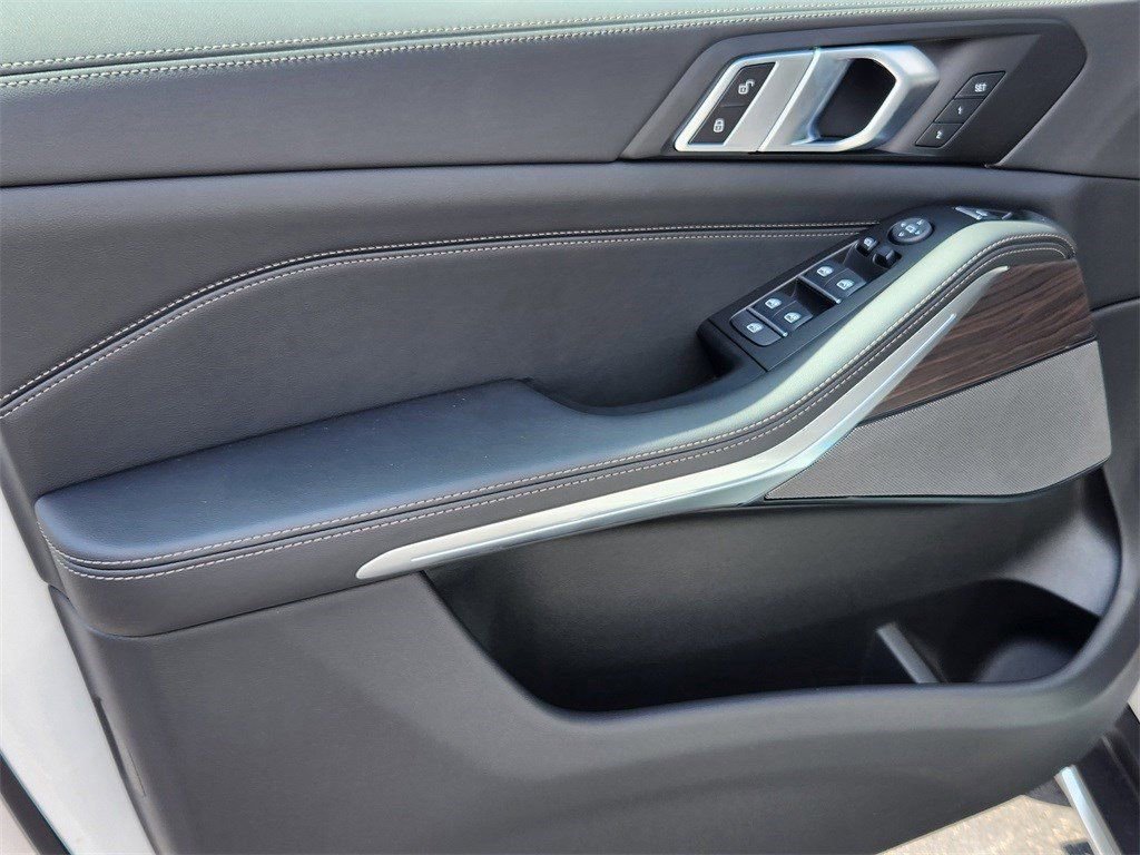 Used 2026 BMW X5 xDrive40i w/ Premium Package AWD/4WD image 8