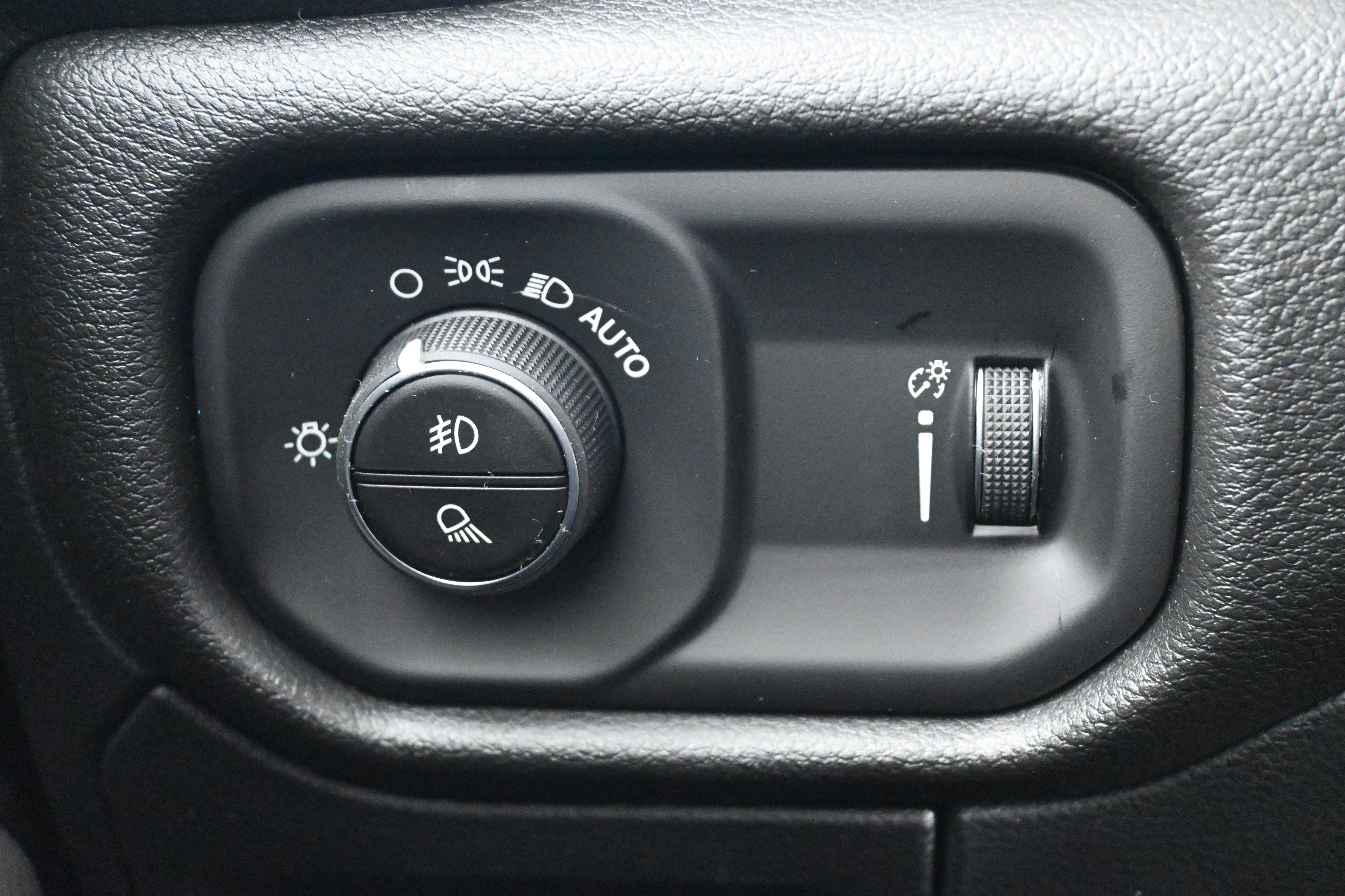 New 2026 RAM 1500 Express AWD/4WD image 27
