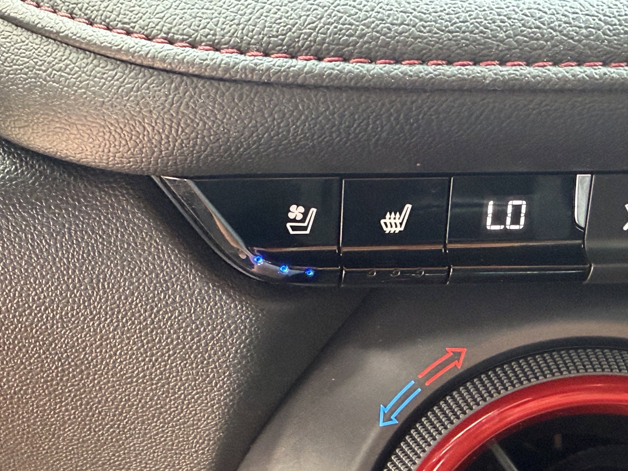 Used 2023 Chevrolet Blazer RS w/ Enhanced Convenience Package FWD image 30