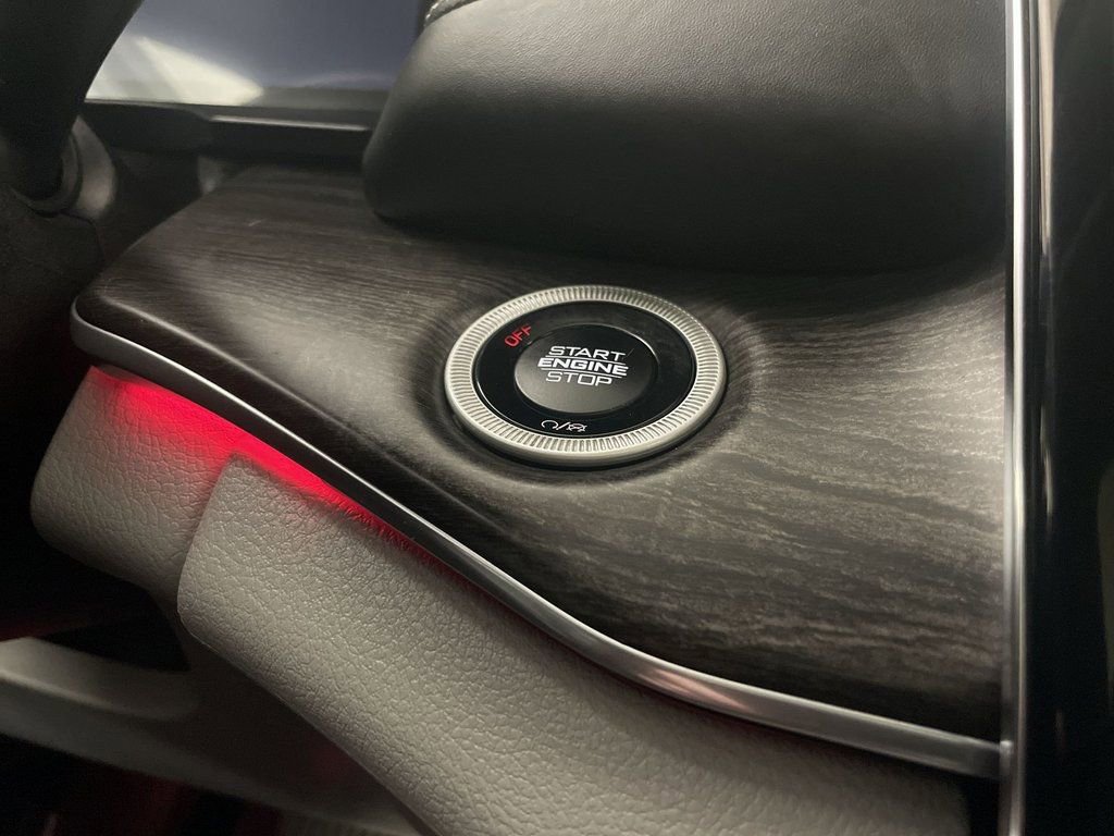 Used 2023 Jeep Grand Cherokee Overland w/ Advanced Protech Group III image 11