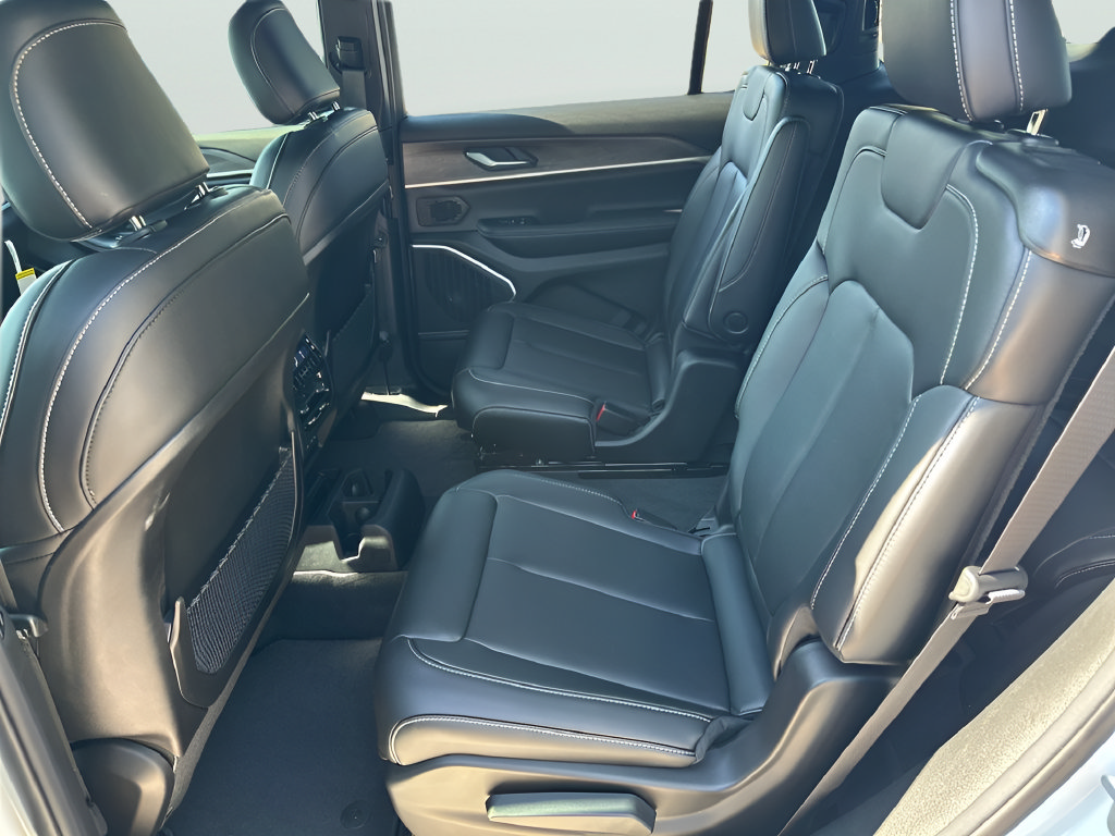 New 2026 Jeep Grand Cherokee L Limited AWD/4WD image 34