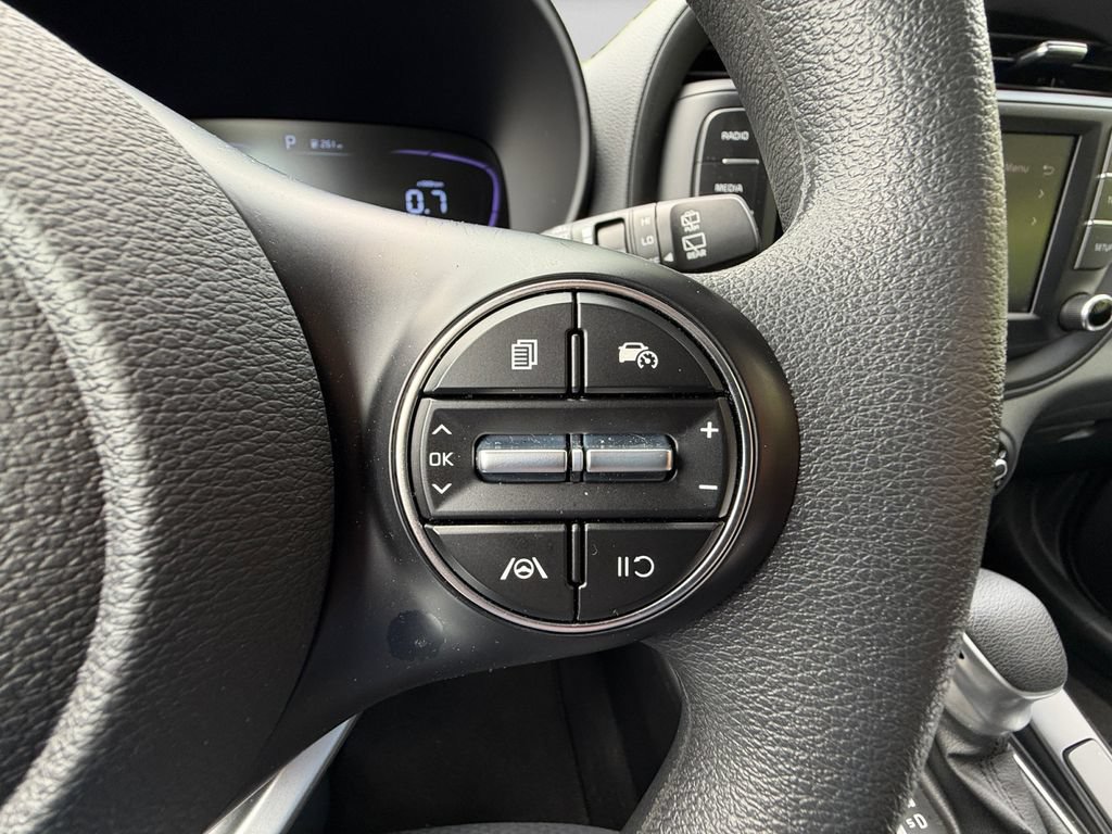 Used 2025 Kia Soul LX w/ LX Technology Package FWD image 20