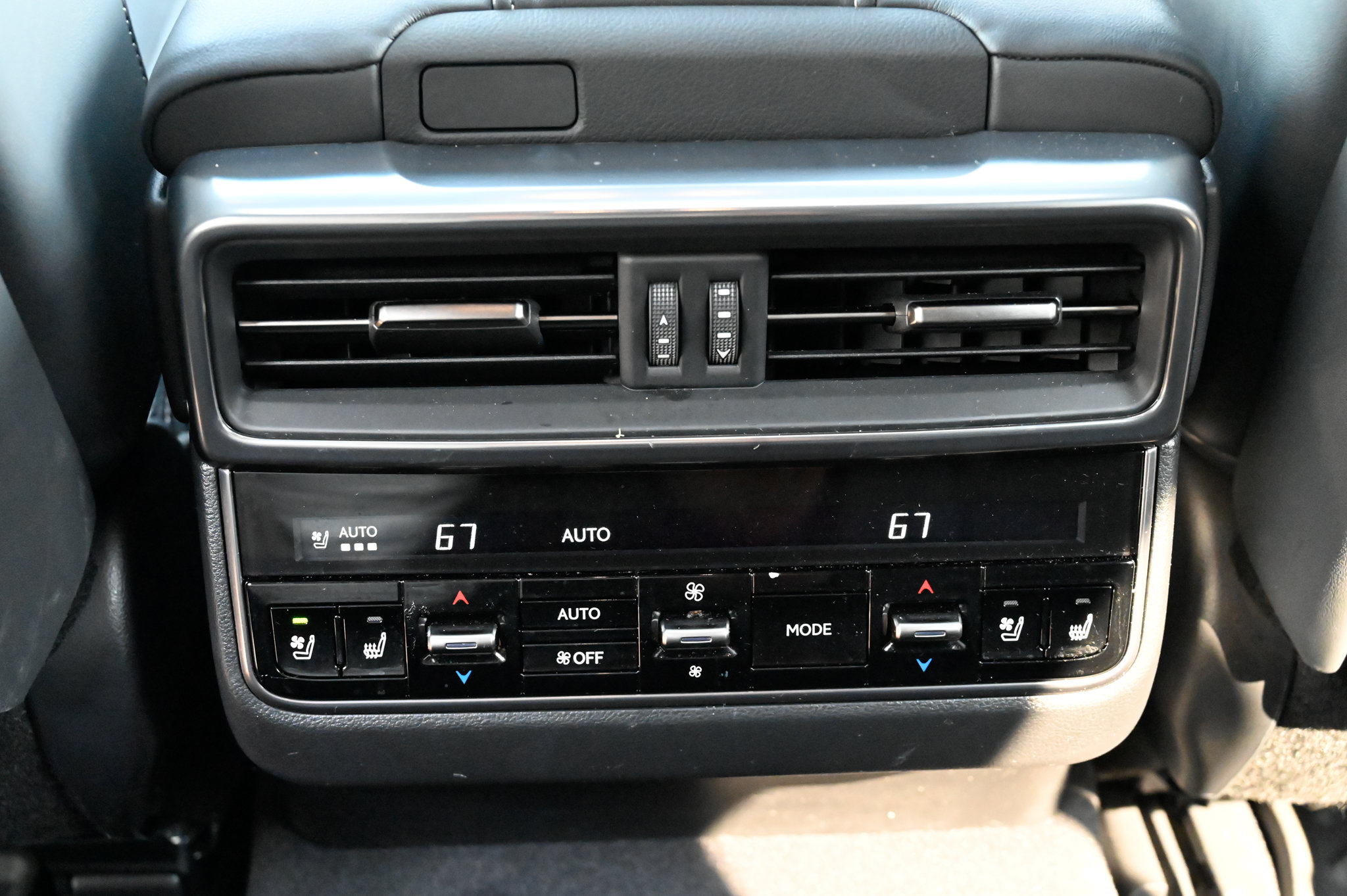 Used 2025 Lexus LX 600 4WD w/ Accessory Package (2T) image 45