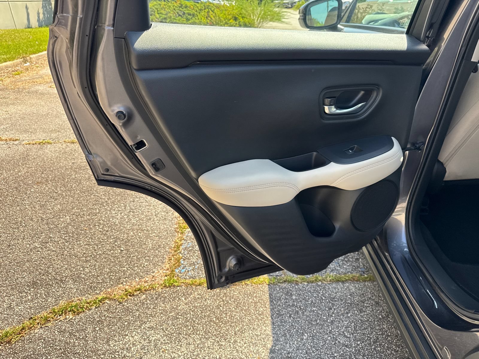 Used 2023 Honda HR-V LX image 21