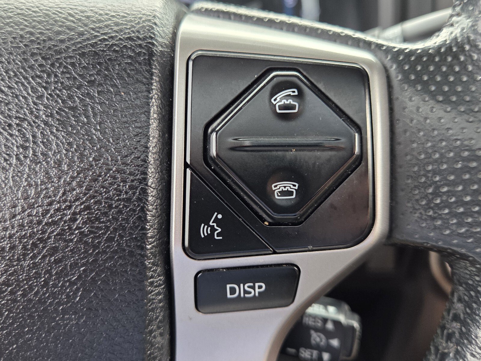 Used 2015 Toyota 4Runner Limited AWD/4WD image 23