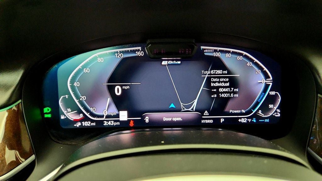 Used 2020 BMW 745e xDrive AWD/4WD image 15