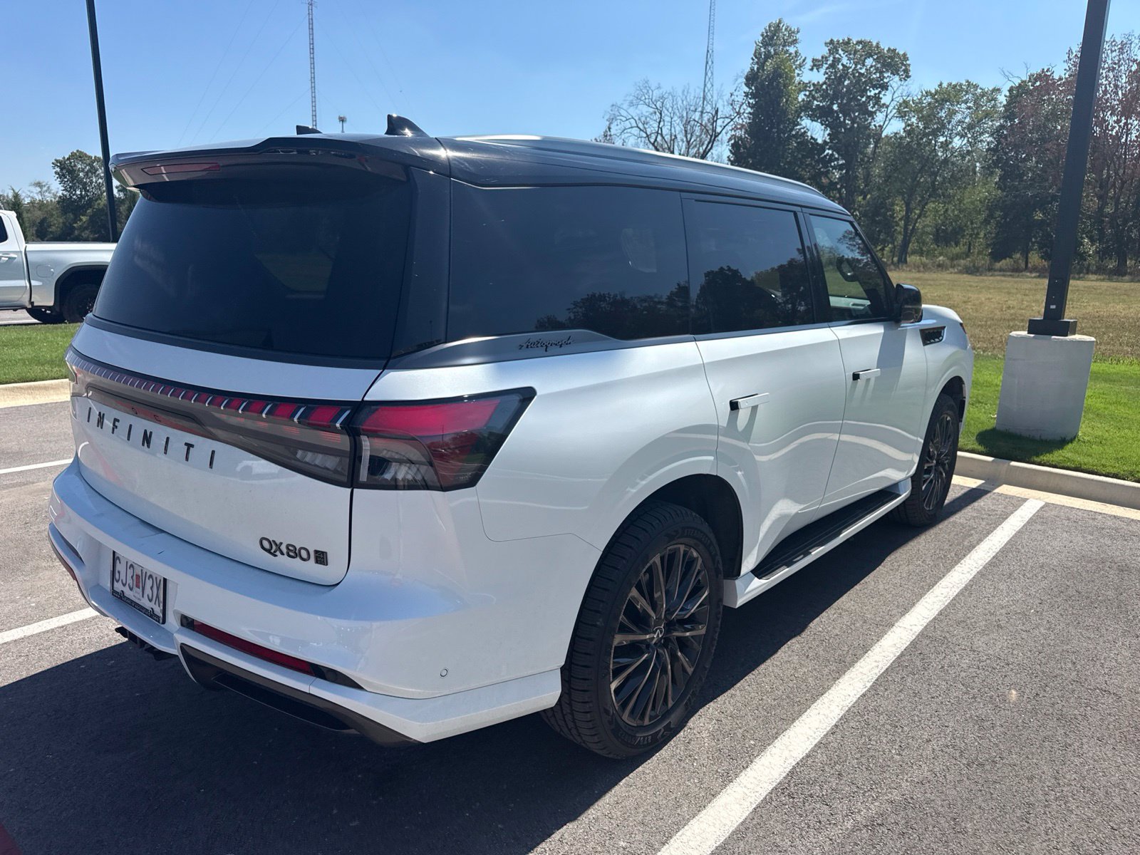 Used 2025 INFINITI QX80 Autograph AWD/4WD image 3