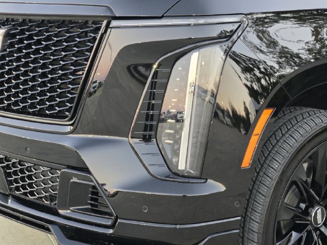 Used 2026 Cadillac Escalade V w/ LPO, ONYX Package AWD/4WD image 9