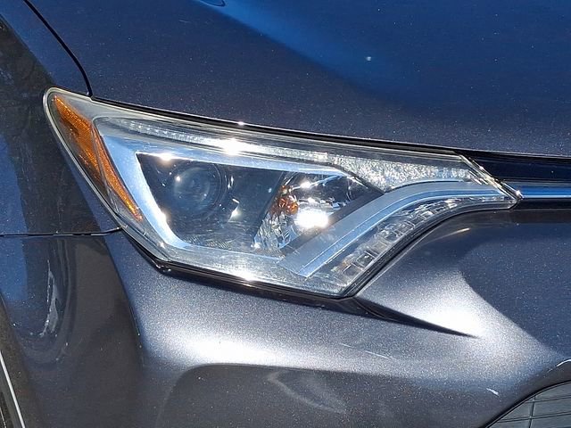 Used 2016 Toyota RAV4 LE image 11