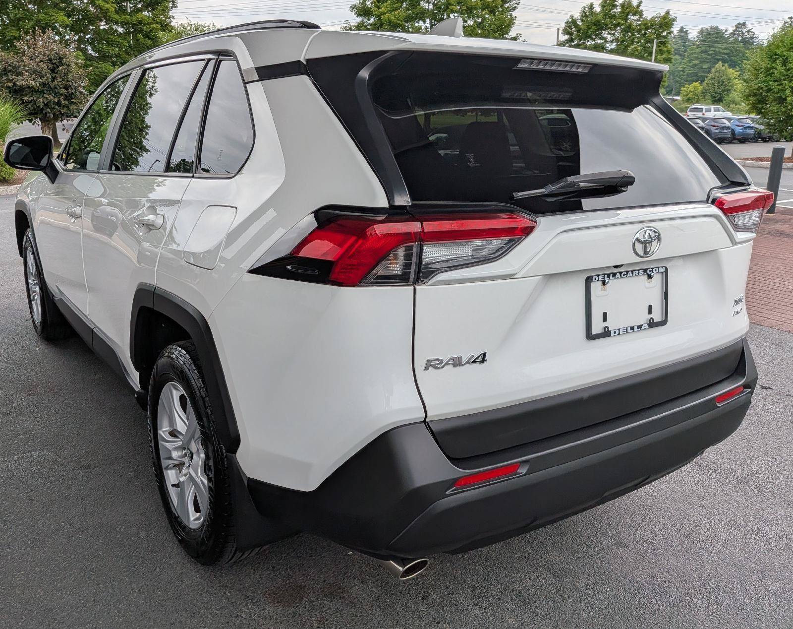 Used 2020 Toyota RAV4 XLE w/ Convenience Package AWD/4WD image 8