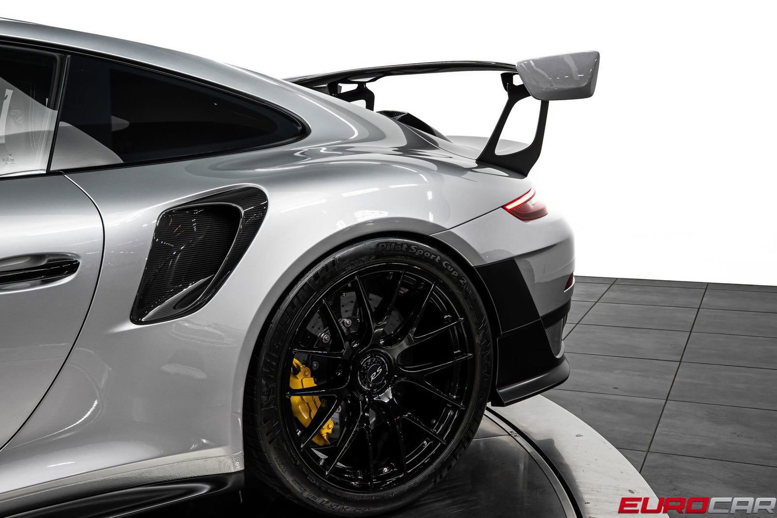 Used 2018 Porsche 911 GT2 RS RWD image 19
